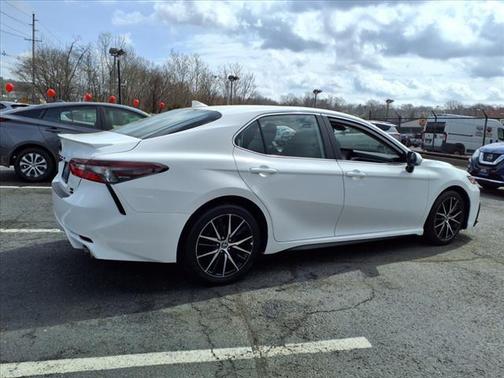 2022 Toyota Camry SE