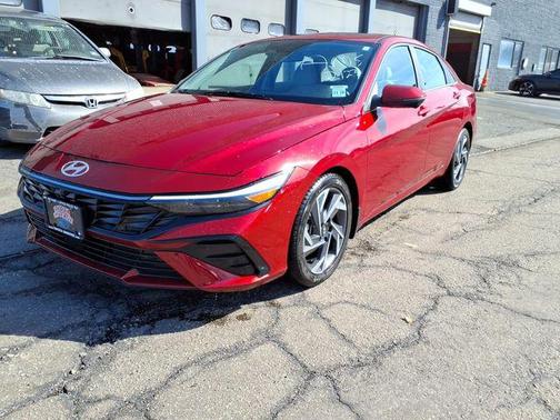 2024 Hyundai ELANTRA Limited