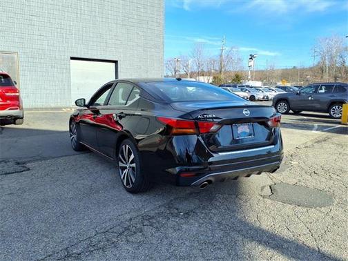 2021 Nissan Altima SR FWD