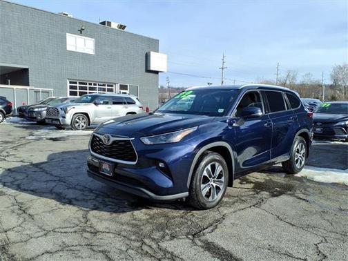 2022 Toyota Highlander XLE