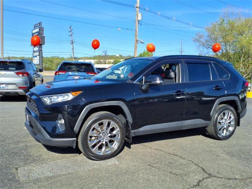 2019 Toyota RAV4 XLE Premium