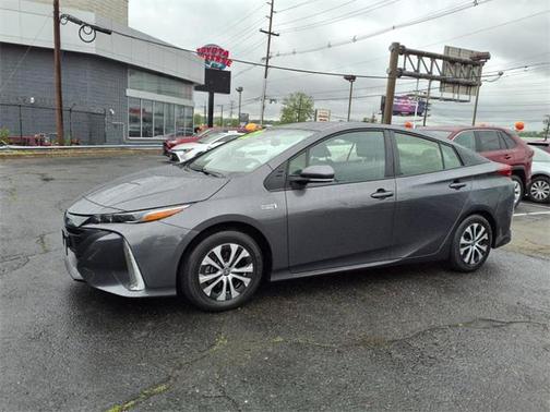 2022 Toyota Prius Prime XLE
