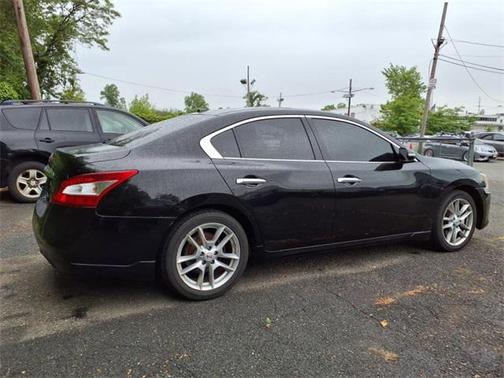 2010 Nissan Maxima SV