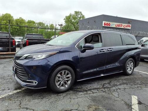 2024 Toyota Sienna XLE