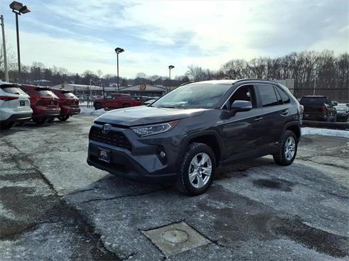 2021 Toyota RAV4 Hybrid XLE