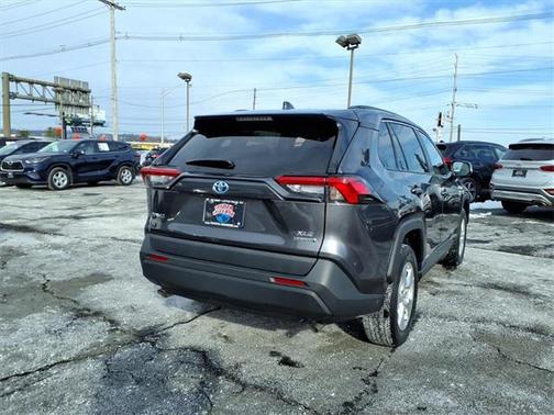 2021 Toyota RAV4 Hybrid XLE