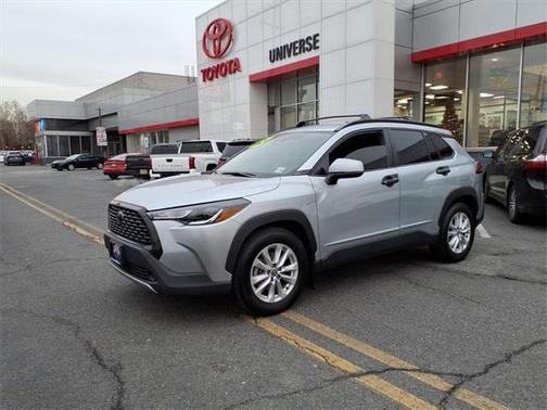 2023 Toyota Corolla Cross LE