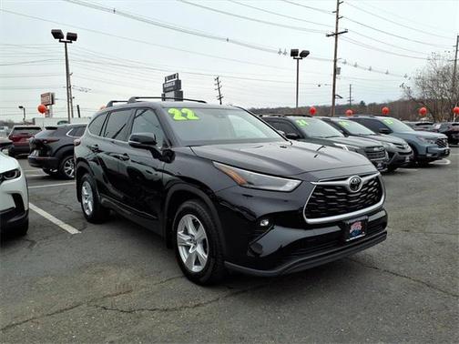 2022 Toyota Highlander LE