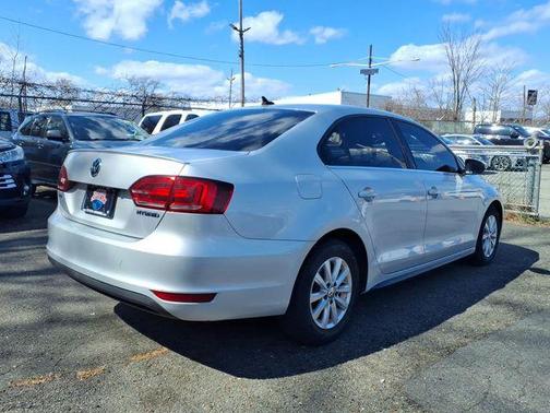 Platinum Gray Metallic 2013 Volkswagen Jetta Hybrid SE