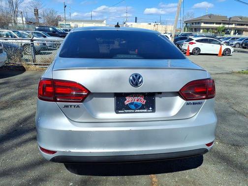 Platinum Gray Metallic 2013 Volkswagen Jetta Hybrid SE