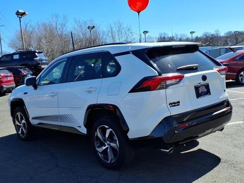 2024 Toyota RAV4 Prime SE