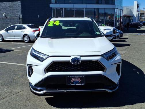 2024 Toyota RAV4 Prime SE