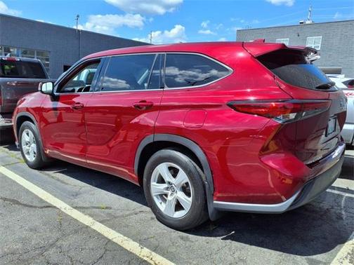 2020 Toyota Highlander LE