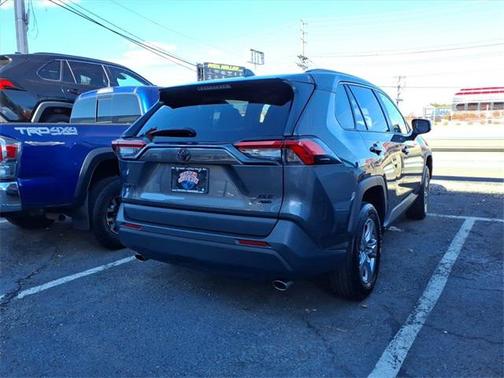 2022 Toyota RAV4 XLE