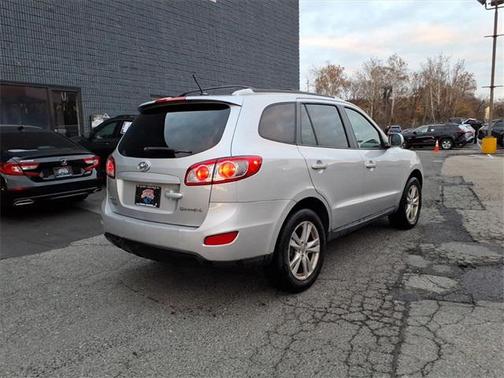 2011 Hyundai SANTA FE SE