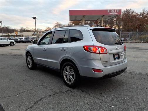 2011 Hyundai SANTA FE SE