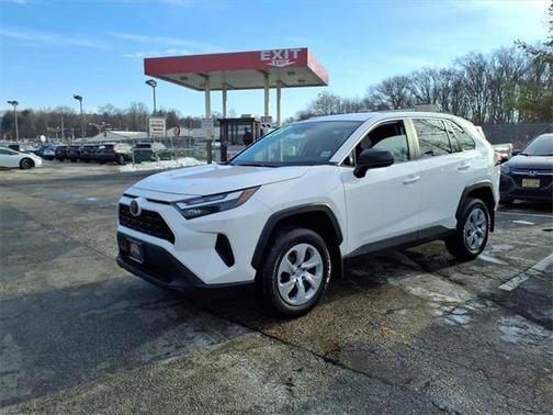 2023 Toyota RAV4 LE