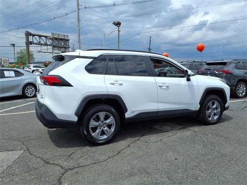 2022 Toyota RAV4 Hybrid LE