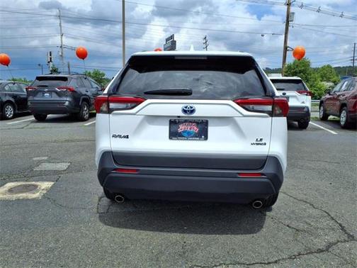 2022 Toyota RAV4 Hybrid LE