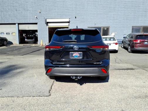 2024 Toyota Highlander LE
