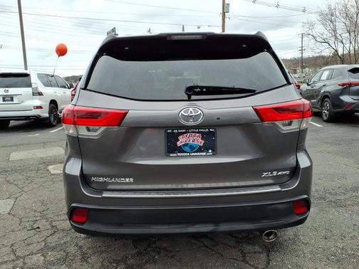 Predawn Gray Mica 2018 Toyota Highlander XLE