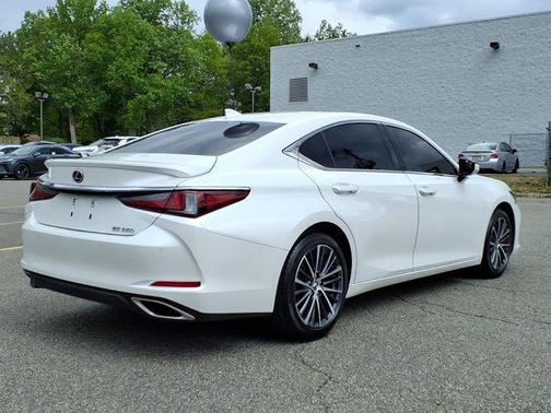 White Pearl 2023 Lexus ES 350 Base