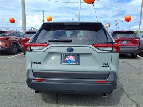 2022 Toyota RAV4 Hybrid XLE