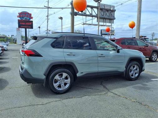 2022 Toyota RAV4 Hybrid XLE