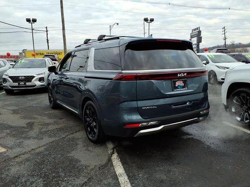 2024 Kia Carnival SX