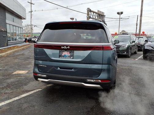 2024 Kia Carnival SX