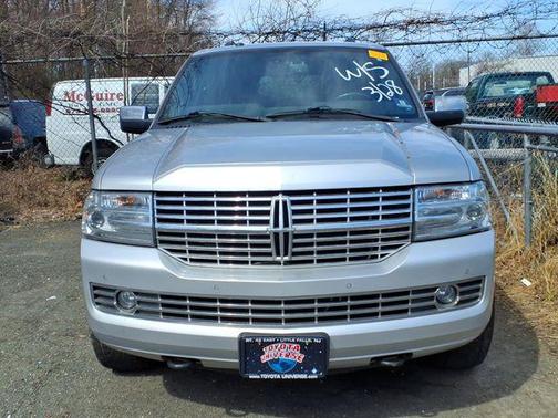 Ingot Silver Metallic 2013 Lincoln Navigator Base