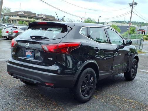 Magnetic Black Pearl 2019 Nissan Rogue Sport S