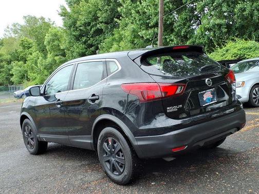 Magnetic Black Pearl 2019 Nissan Rogue Sport S