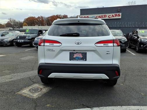 2023 Toyota Corolla Cross LE
