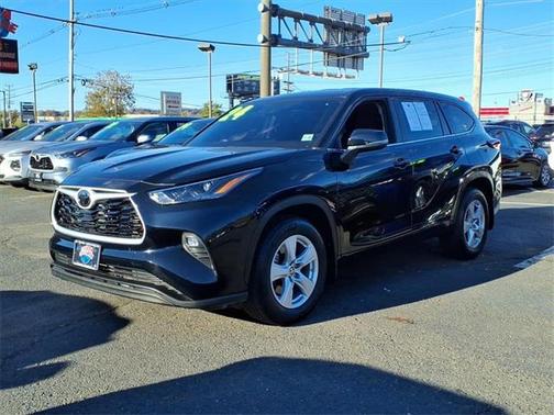 2024 Toyota Highlander LE