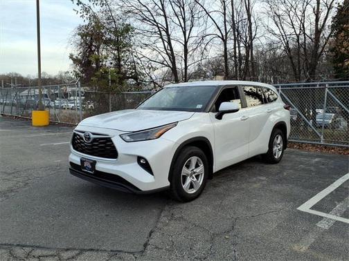 2023 Toyota Highlander LE