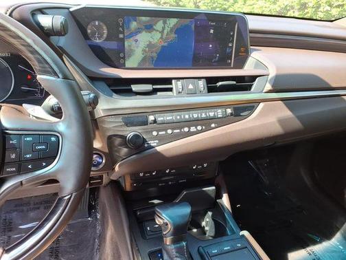 Caviar 2020 Lexus ES 300h Base
