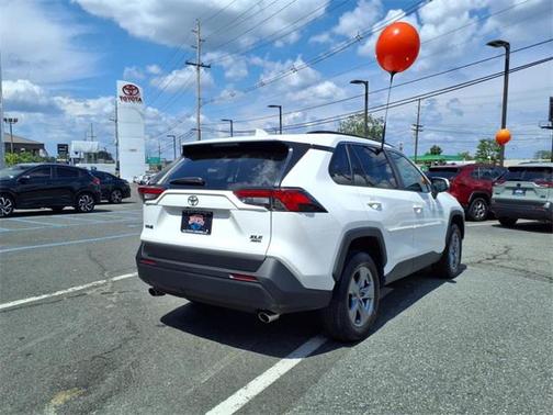 2022 Toyota RAV4 XLE