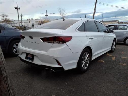 2018 Hyundai SONATA SE