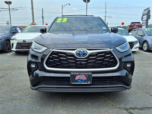 2023 Toyota Highlander Hybrid LE