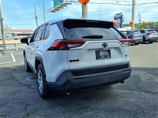 2022 Toyota RAV4 LE