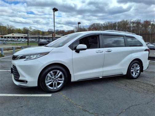 2024 Toyota Sienna Limited 7-Passenger