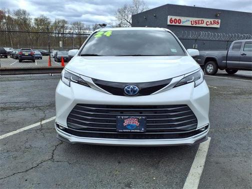 2024 Toyota Sienna Limited 7-Passenger