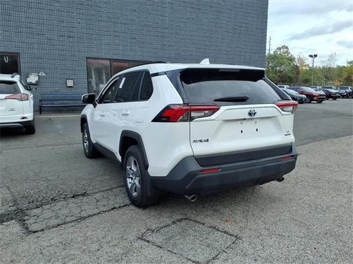 2022 Toyota RAV4 Hybrid LE