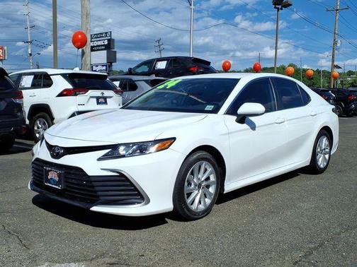 Ice Cap 2024 Toyota Camry LE