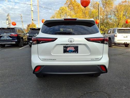 2024 Toyota Highlander Platinum