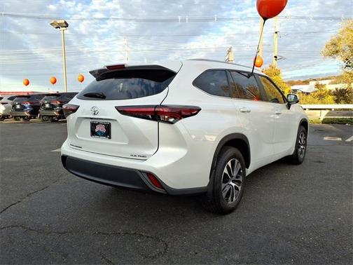 2024 Toyota Highlander Platinum