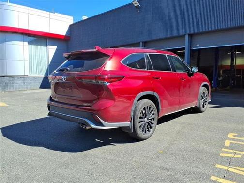 2023 Toyota Highlander XSE