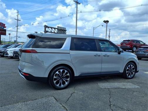 2024 Kia Carnival EX