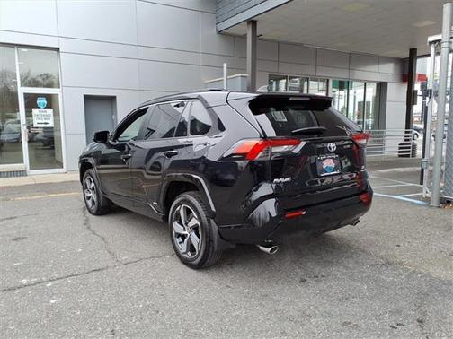 2025 Toyota RAV4 Hybrid SE